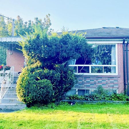 Toronto Bed & Breakfast - Free Parking Exterior photo