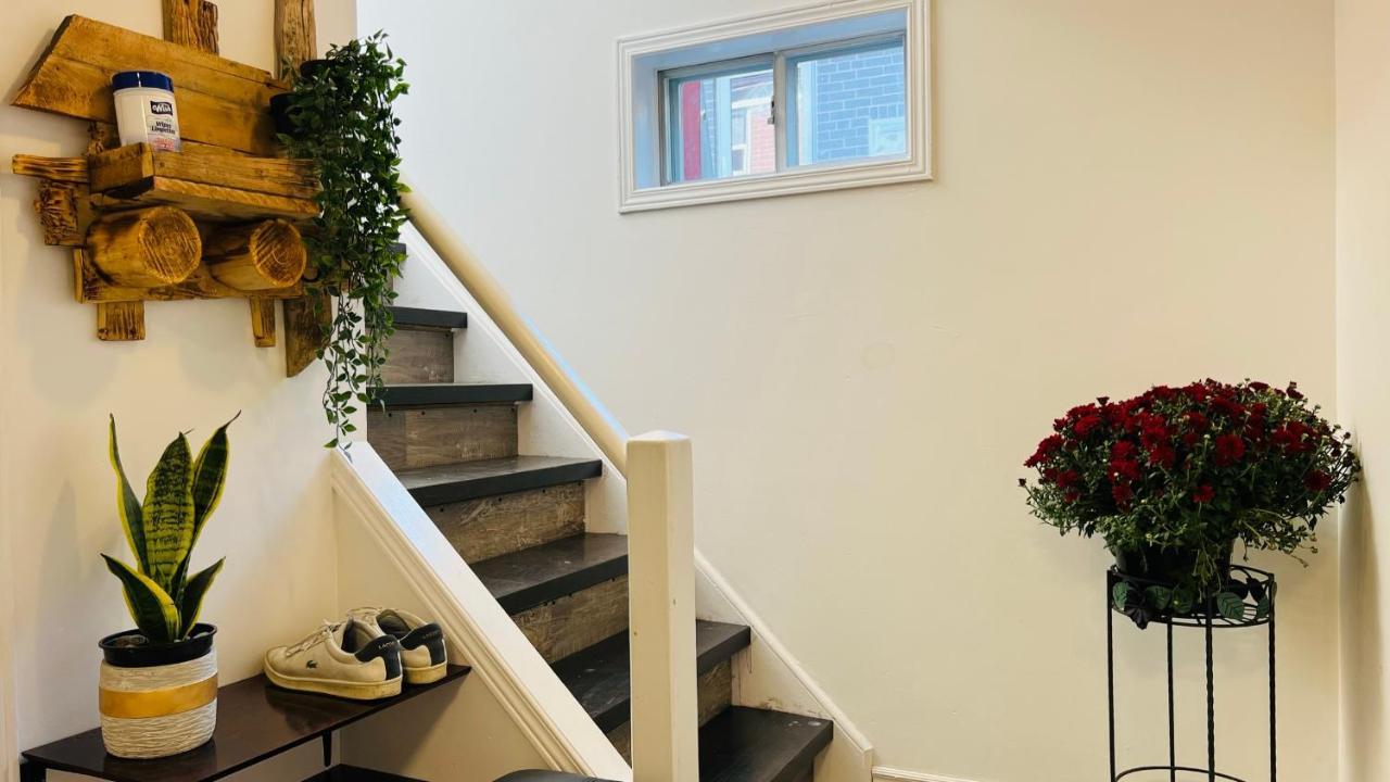 Toronto Bed & Breakfast - Free Parking Exterior photo