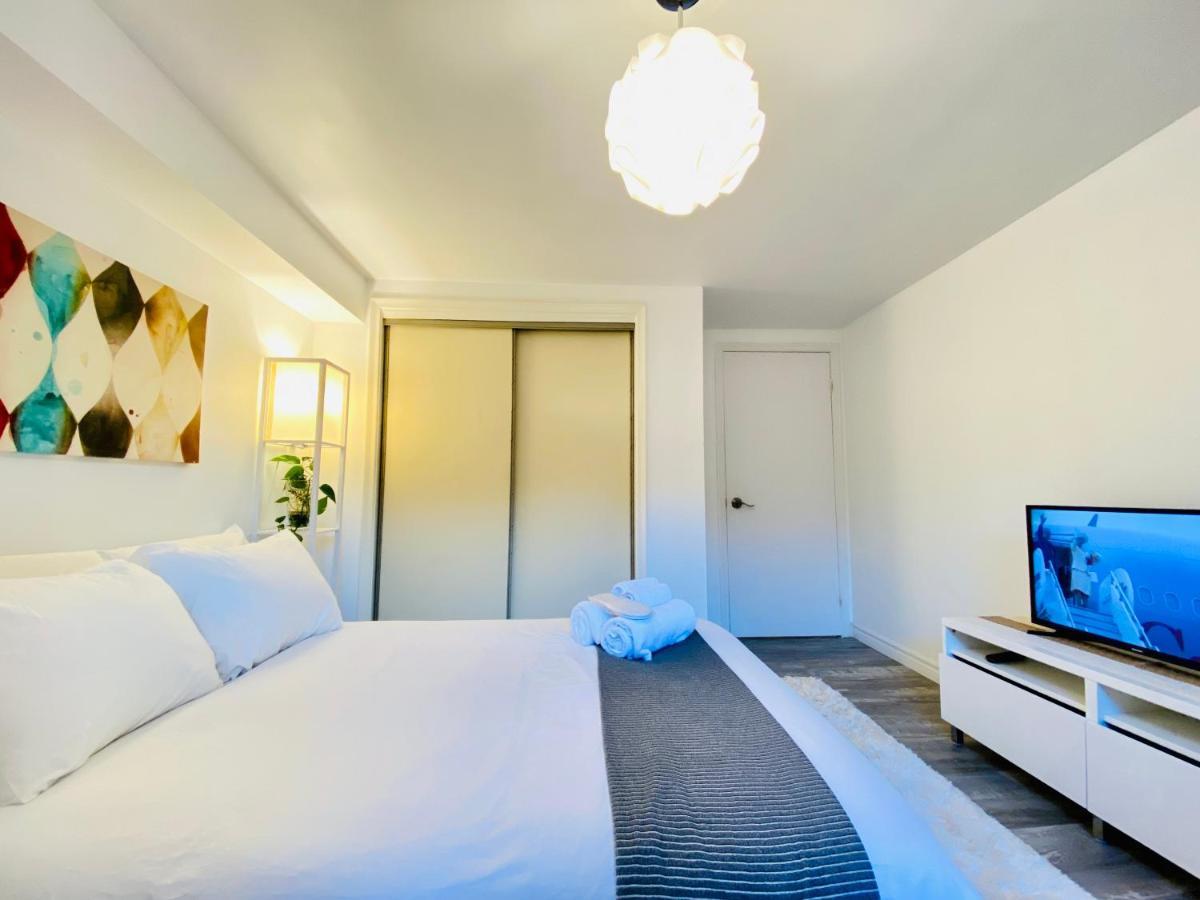 Toronto Bed & Breakfast - Free Parking Exterior photo