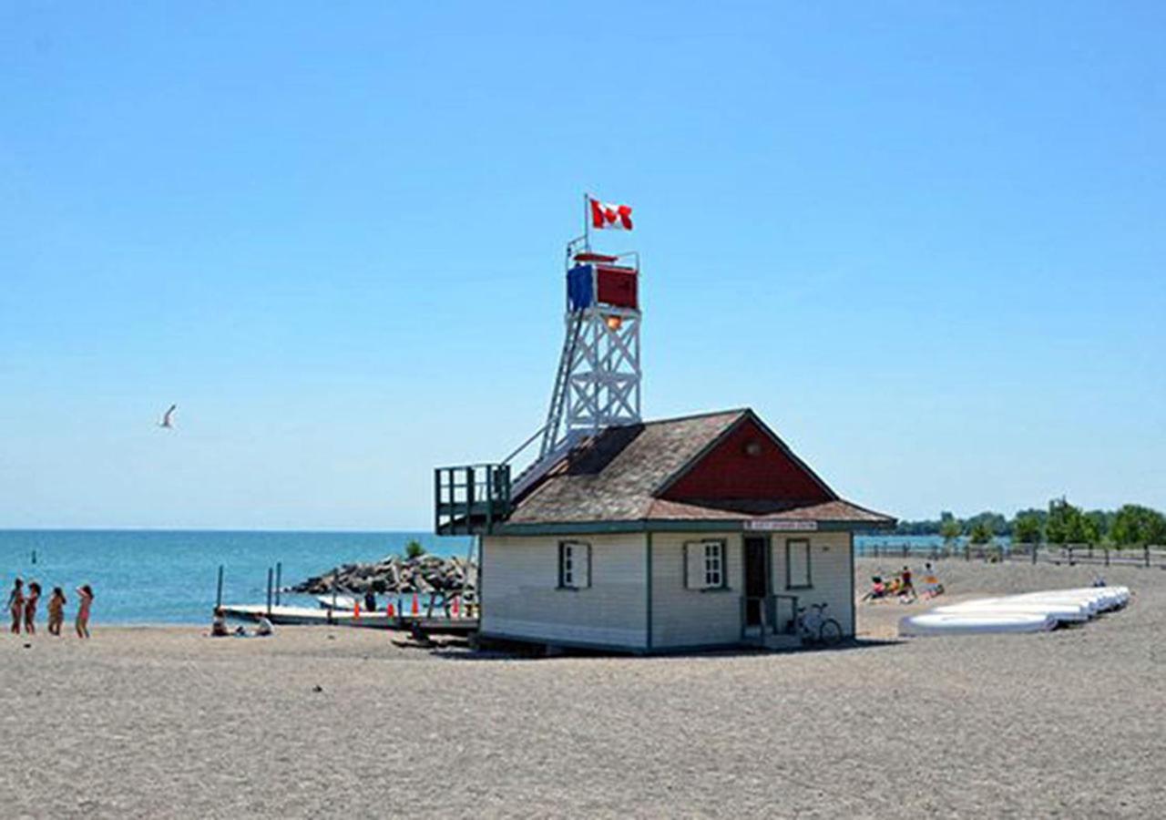 Toronto Bed & Breakfast - Free Parking Exterior photo
