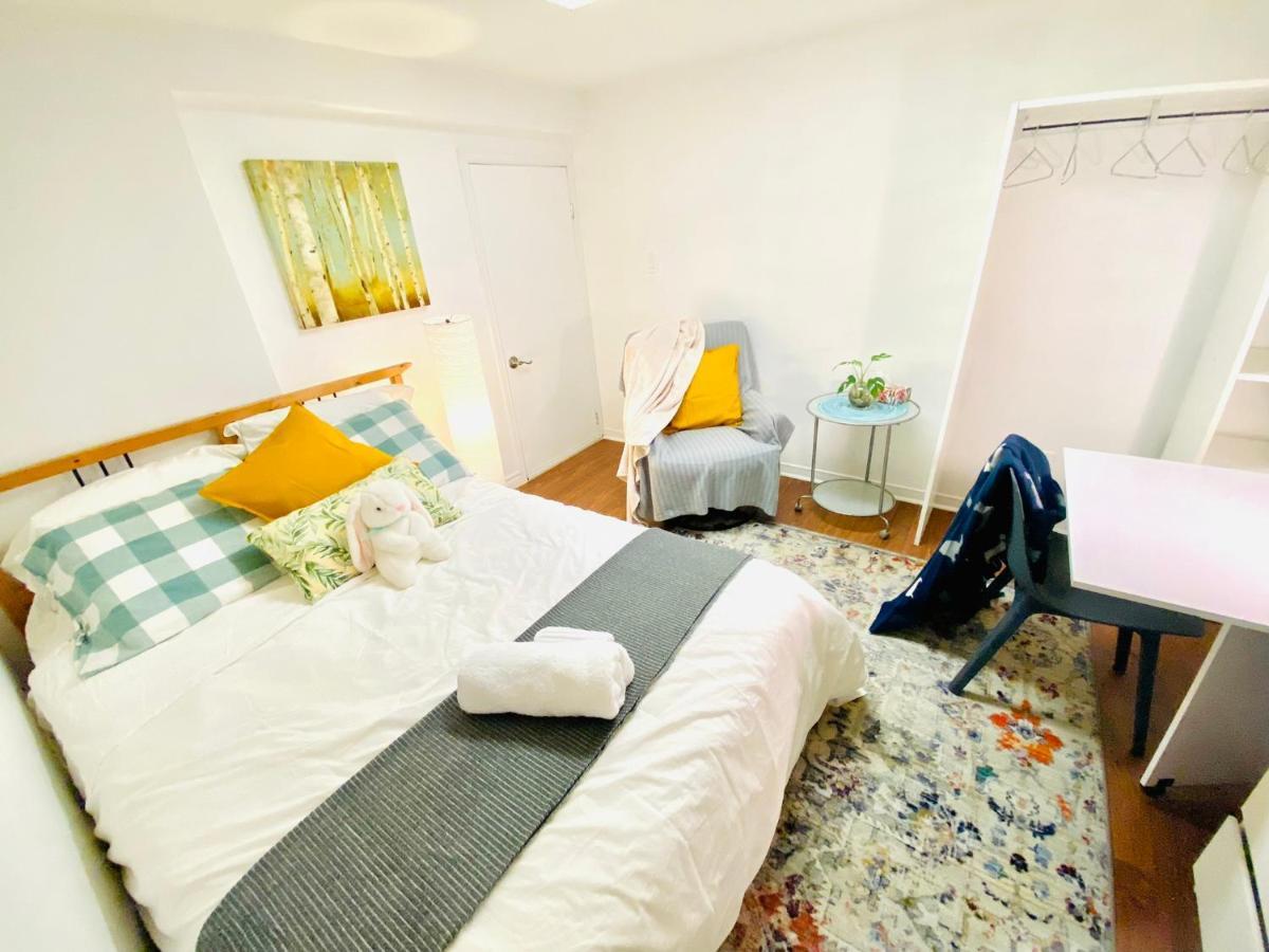 Toronto Bed & Breakfast - Free Parking Exterior photo